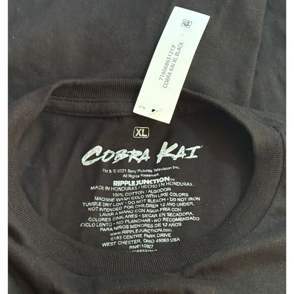 COBRA KAI Short Sleeve Pull-Over Crew Neck Black T-Shirt XL NWT - Picture 4 of 6